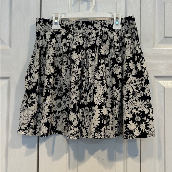 Bethany Mota Dresses & Skirts - Bethany Mota Floral Skater Skirt
